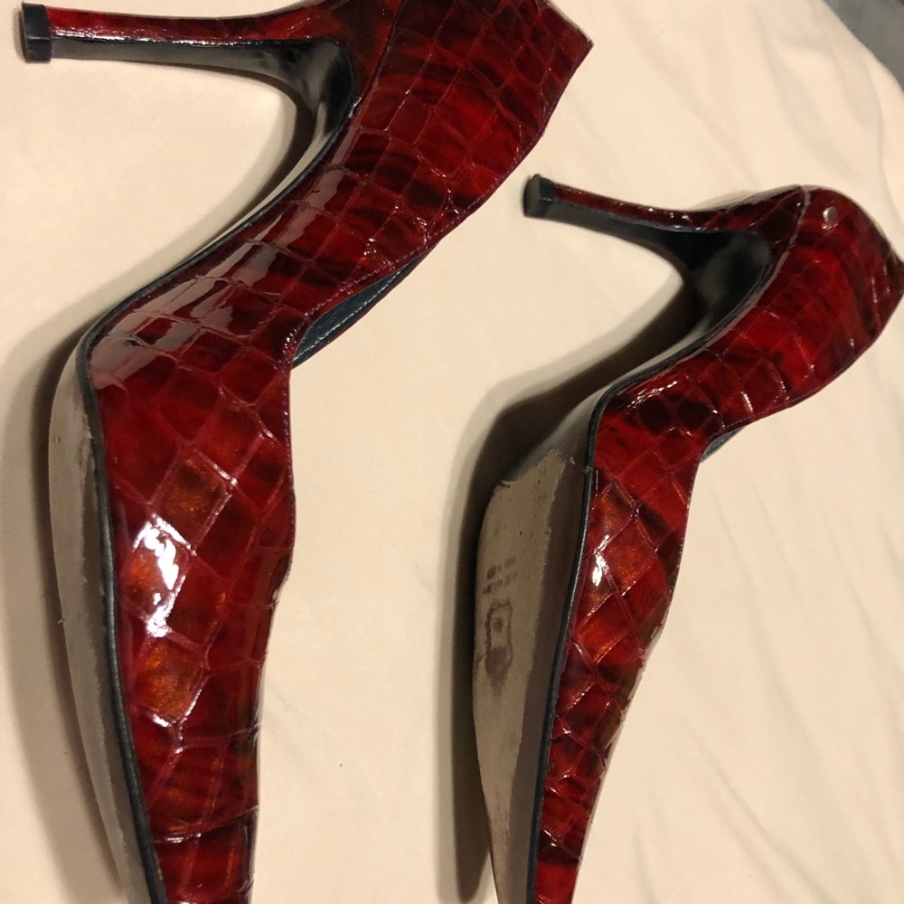 Stuart Weitzman - Picture 6 of 6